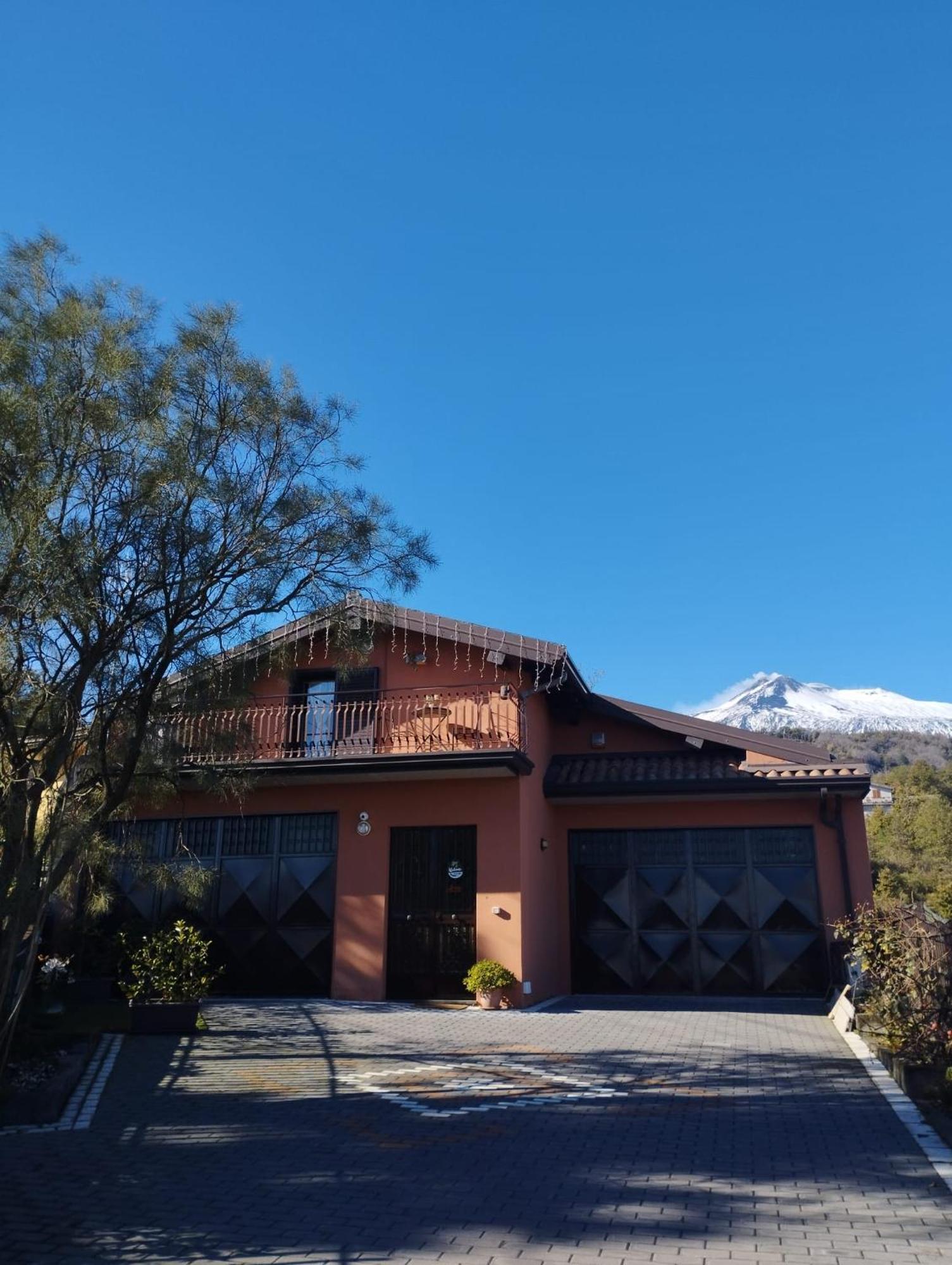 Petite Maison dell'Etna Milo Esterno foto